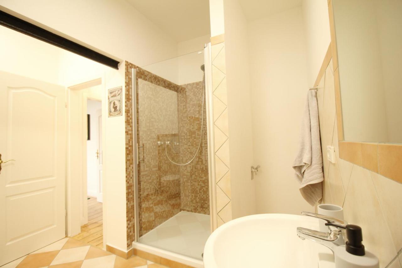Secret Hideaways Zentrales Newyork-Designapartment Mit 2 Betten Nahe Messe L Flughafen Дуйсбург Екстериор снимка